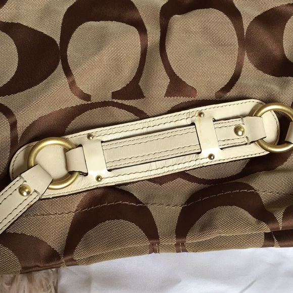 Coach Carly Slim Tan Signature Hobo Bag - Picture 5 of 8